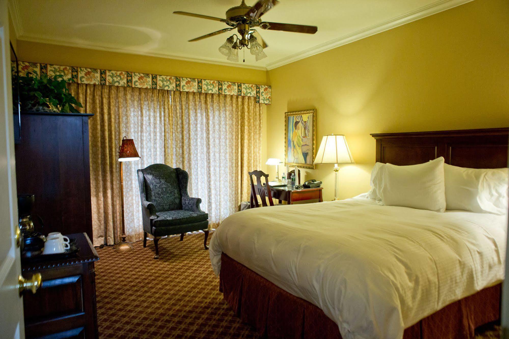 The Sanford House Inn & Spa Arlington Ngoại thất bức ảnh