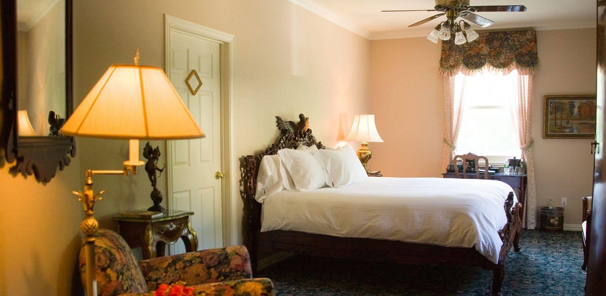 The Sanford House Inn & Spa Arlington Ngoại thất bức ảnh